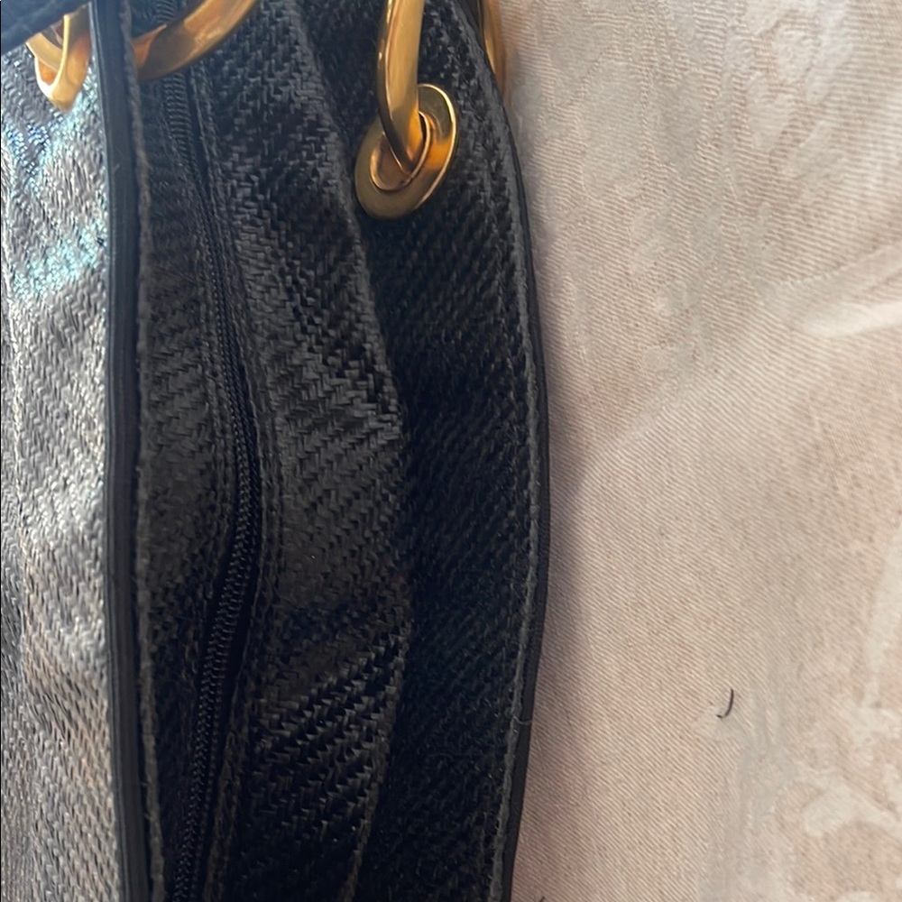 Woven straw handbag. FOR SALE